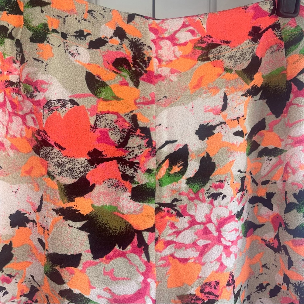 NWOT LF Mika & Gala neon floral patterned shorts - Picture 6 of 14